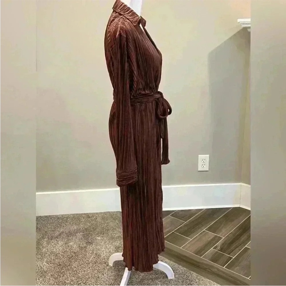 Pleated Ribbed Midi Dress - Picture 3 of 7